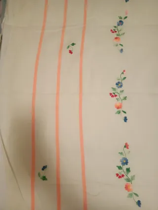 Tovaglia ricamata a mano 130x230 + 6 tovaglioli