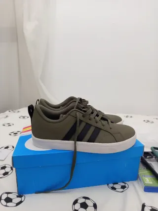 Zapatos Adidas Verdes Talla 42