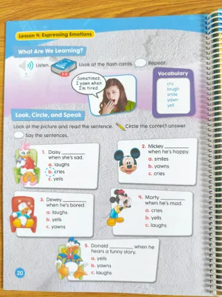 Libro actividades inglés Disney Vaughan