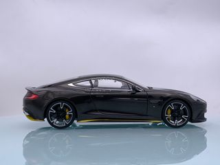 1:18 Aston Martin Vanquish S Bronce 2017 Auto Art