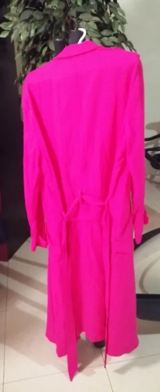 Gabardina ligera fucsia de tiempo primaveral