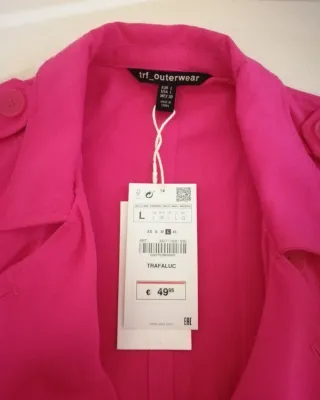 Gabardina ligera fucsia de tiempo primaveral
