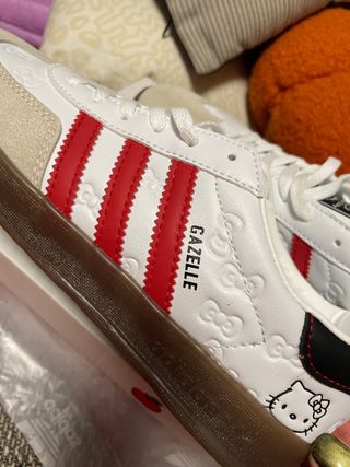 Adidas Gazelle Hello Kitty Blancas Rojas