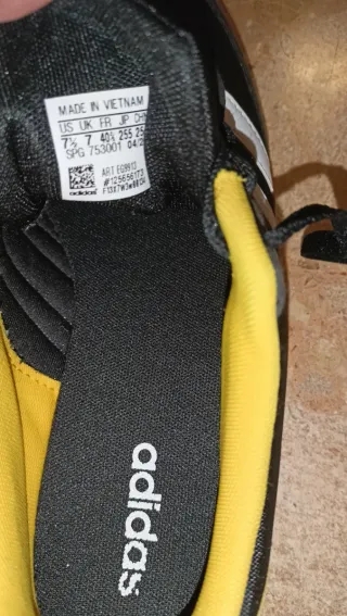 Zapatillas Adidas Negras y Amarillas