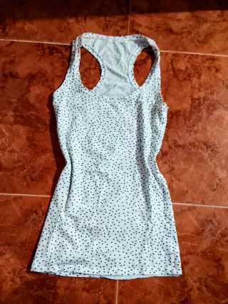 Camiseta tirantes blanca lunares negros