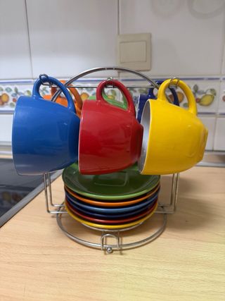 Juego de Tazas de Colores con Soporte
