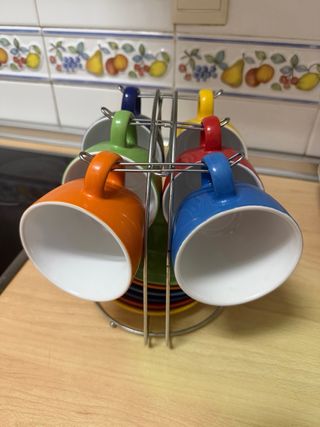 Juego de Tazas de Colores con Soporte