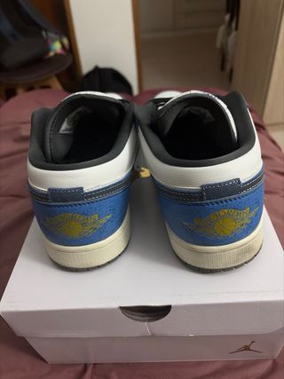 Jordan 1 Low SE Azul Blanco Talla 41