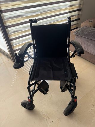 Silla de ruedas eléctrica ILCA ligera