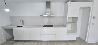 Cocina Blanco Brillo + Silestone