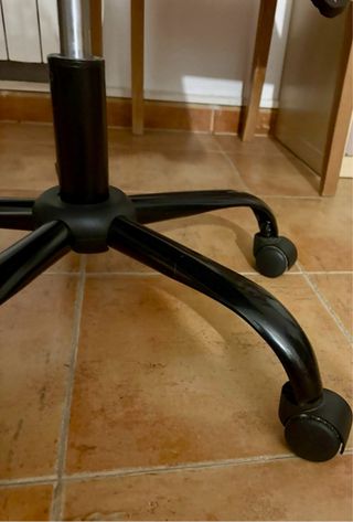 Silla de oficina ergonómica negra