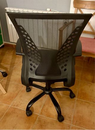 Silla de oficina ergonómica negra