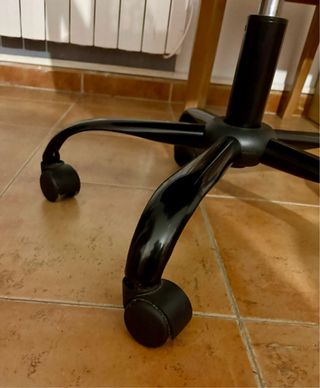 Silla de oficina ergonómica negra