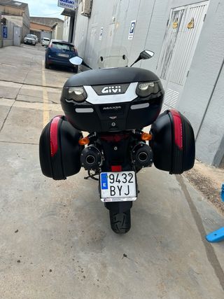 Suzuki V-Strom DL1000 Adventure Moto