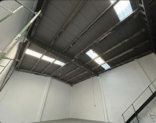 Nave industrial en venta en La Paz en Alcalá de Guadaira