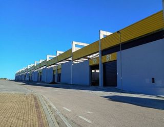 Nave industrial en venta en La Paz en Alcalá de Guadaira