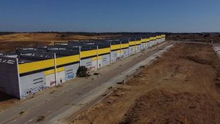 Nave industrial en venta en La Paz en Alcalá de Guadaira