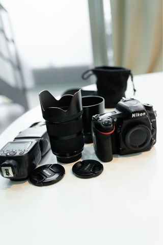 Kit Nikon D750 + Objetivo + Flash
