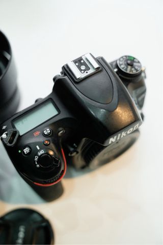 Kit Nikon D750 + Objetivo + Flash