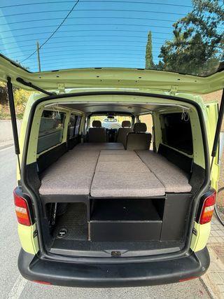 Volkswagen Transporter T5 2004