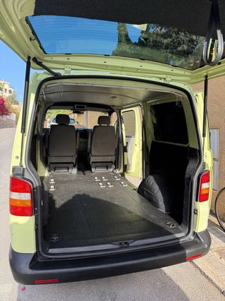 Volkswagen Transporter T5 2004