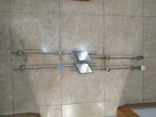 Lámpara de techo plateada y cromada