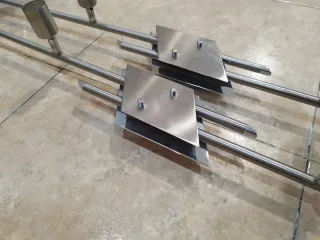 Lámpara de techo plateada y cromada