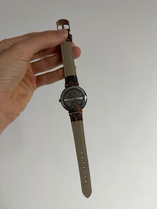 Reloj Louis Vuitton Marrón y Dorado
