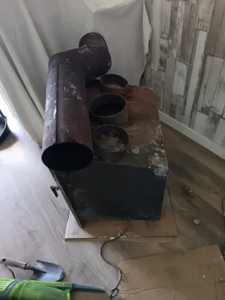 Chimenea casette de metal y cristal