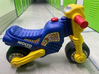 Moto correpasillos Molto  Como nueva