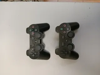 PlayStation 3 en buen estado con once juegos