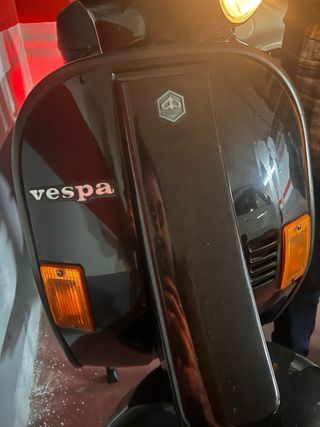 Vespa 125 Negra Scooter