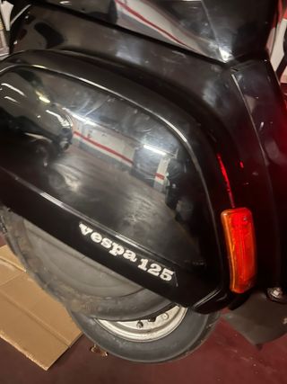 Vespa 125 Negra Scooter