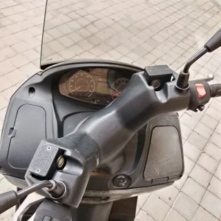 Suzuki Burgman 200cc Gris