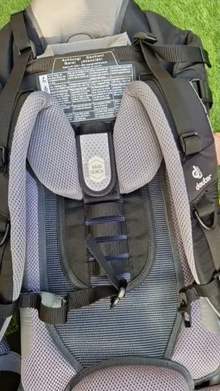 Mochila Portabebés Deuter Trekking