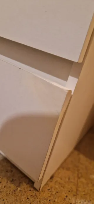 Cajonera blanca de madera