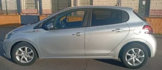 Peugeot 208 2015