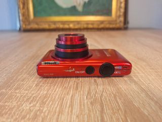 Cámara Digital Canon IXUS 220 HS Roja