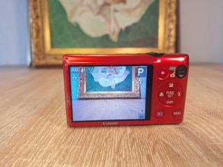 Cámara Digital Canon IXUS 220 HS Roja