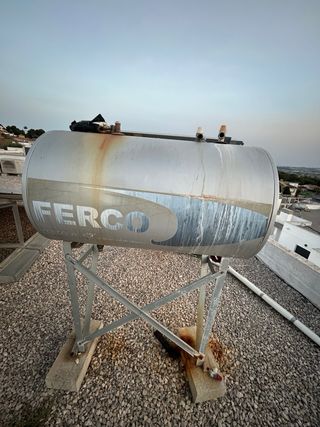 Placa solar y bidón agua caliente. Negociable.