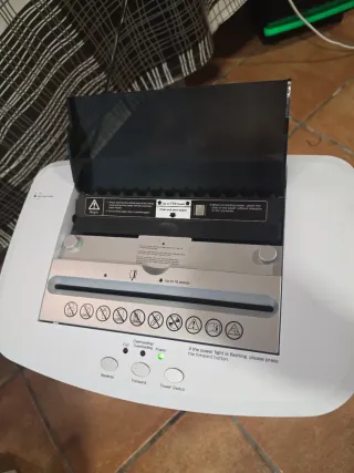 Trituradora de Papel A4 Automática