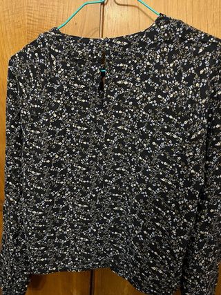 Blusa floral manga larga