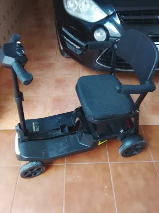 Silla de ruedas eléctrica plegable