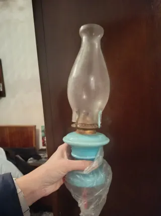 Lámpara de aceite antigua azul