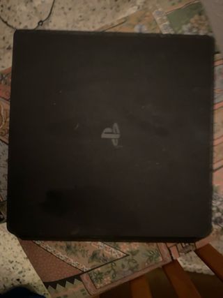 PlayStation 4 Slim Negra