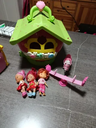 Casa Tarta de Fresa con Muñecas y Accesorios