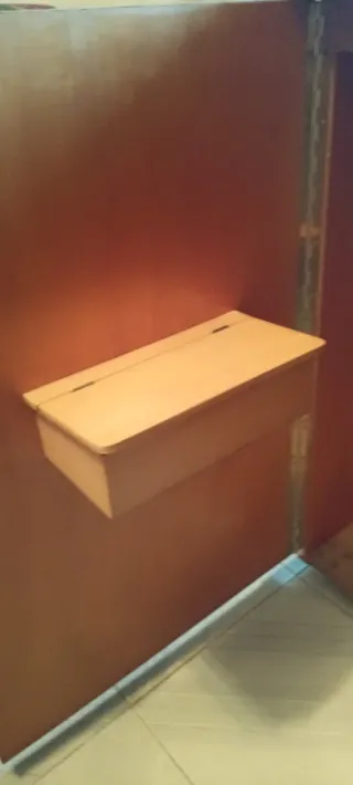 Máquina de coser Alfa con mueble