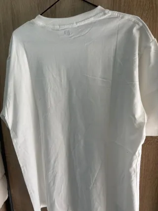 Camiseta AMI Paris blanca con corazón rojo Talla L