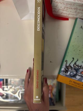 DESCONOCIDOS: Premio EDEBÉ de Literatura Juveni...