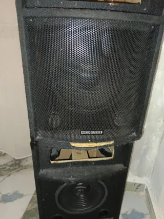 Altavoces negros